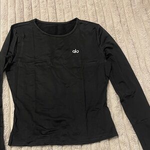 ALO Yoga Women's Classic Black Long Sleeve Tee